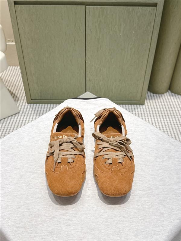 2025112716569641 310